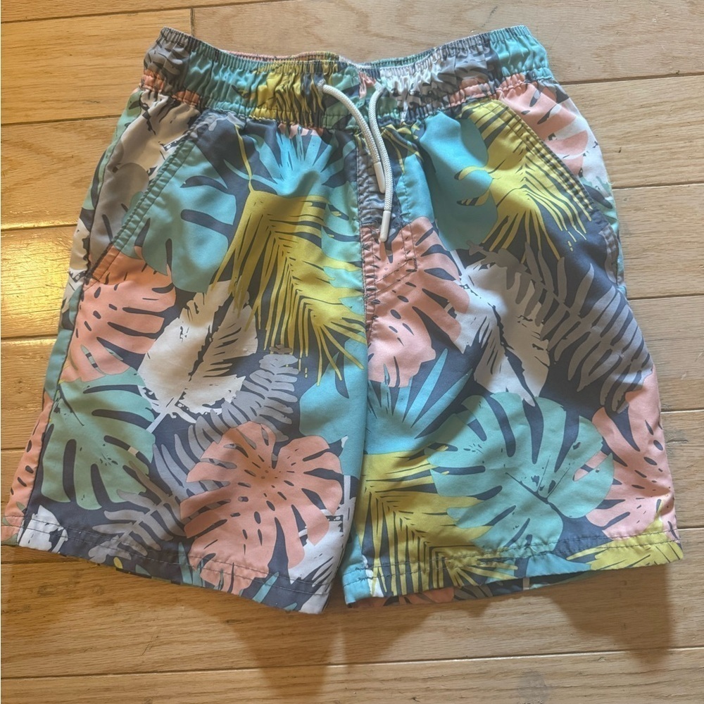 Boys🏄‍♂️swims trunks-2 pair size medium 8-10